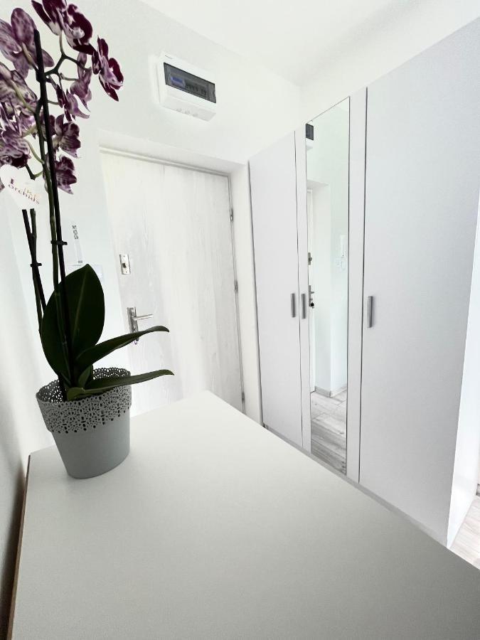 Apartament Goplanska Free Parking Self Check-In 24H Poznan Bagian luar foto