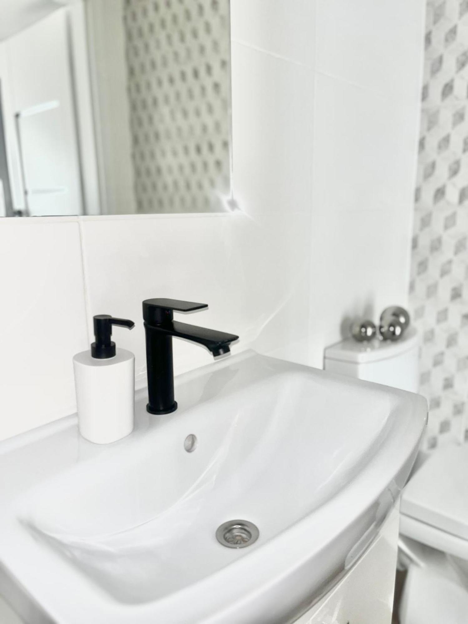 Apartament Goplanska Free Parking Self Check-In 24H Poznan Bagian luar foto